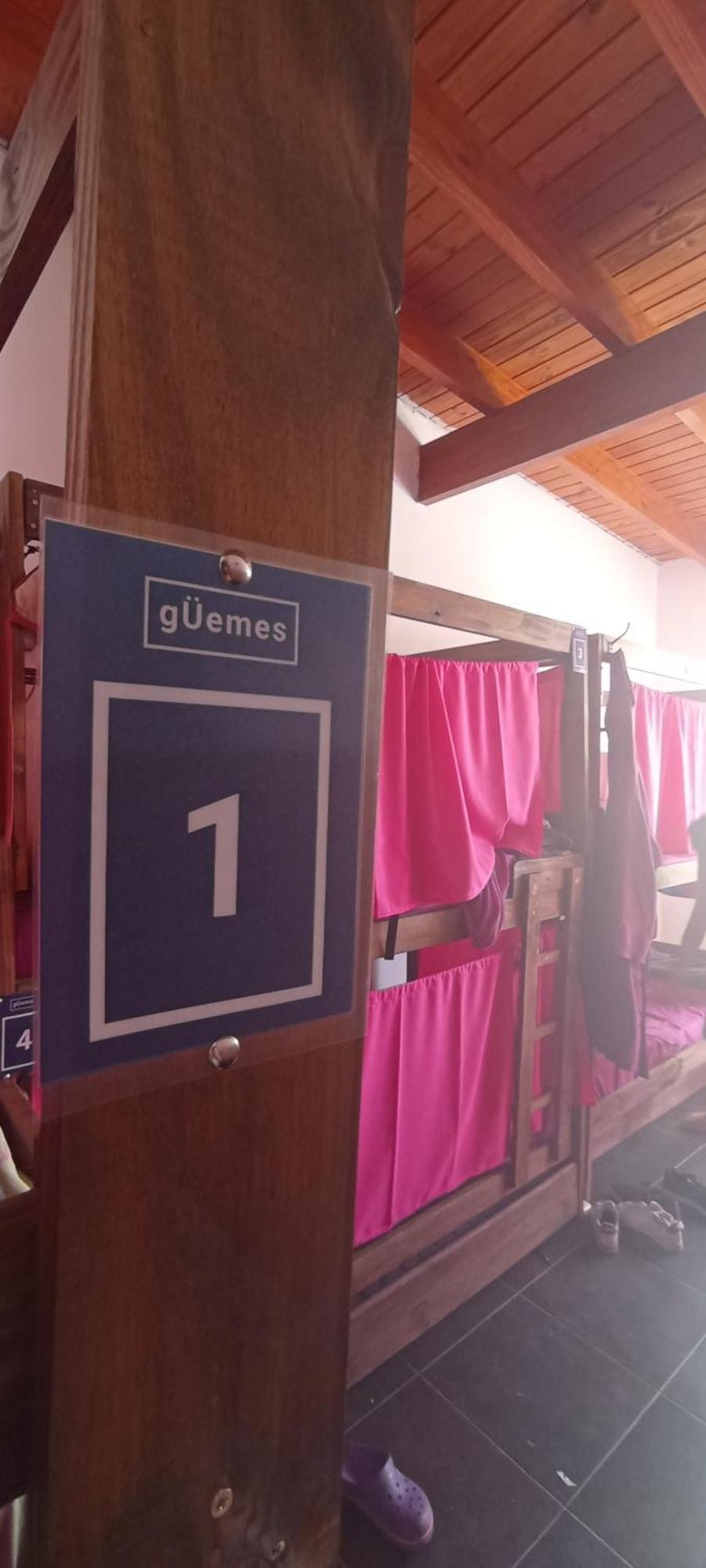 Gueemes Hostel Кордоба Екстериор снимка