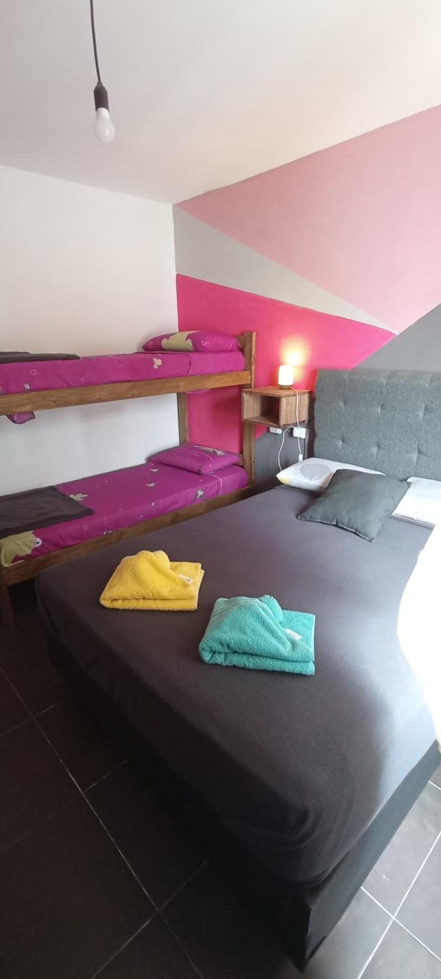 Gueemes Hostel Кордоба Екстериор снимка