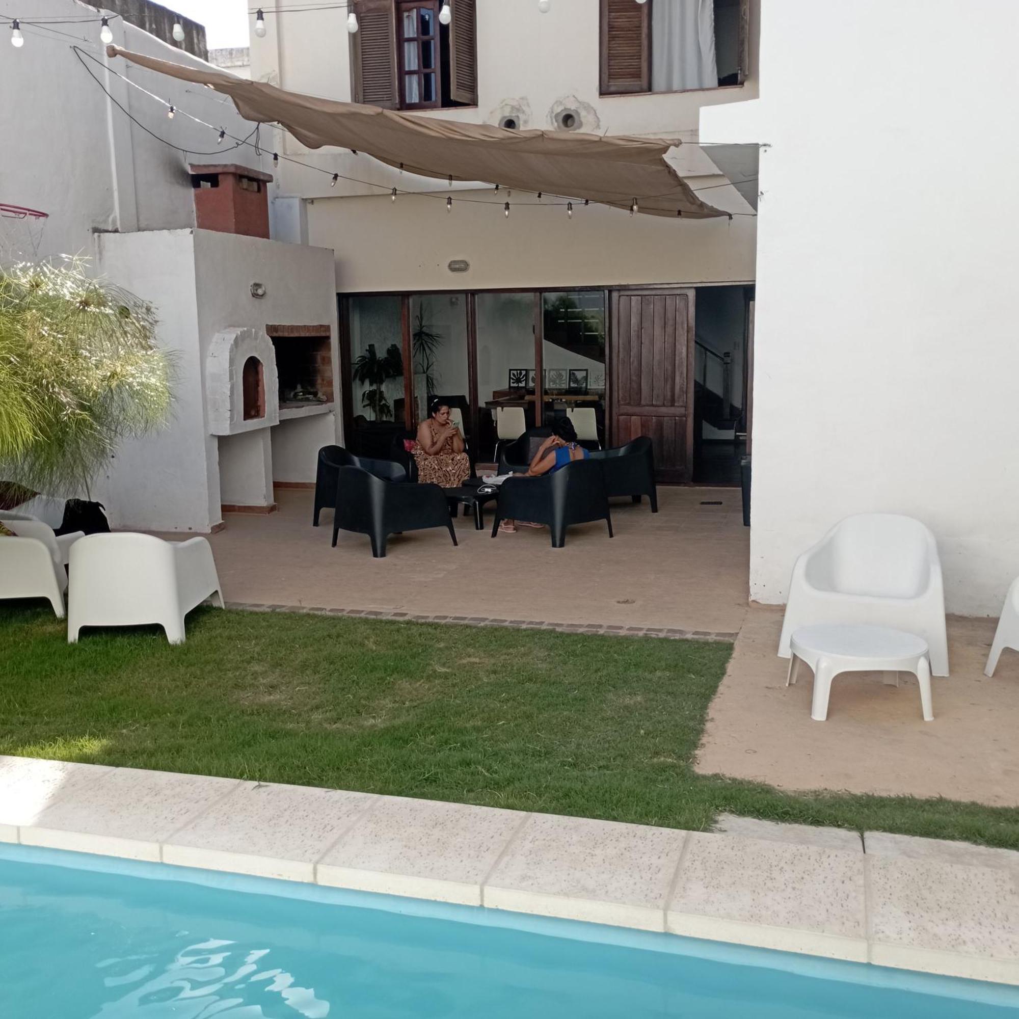 Gueemes Hostel Кордоба Екстериор снимка