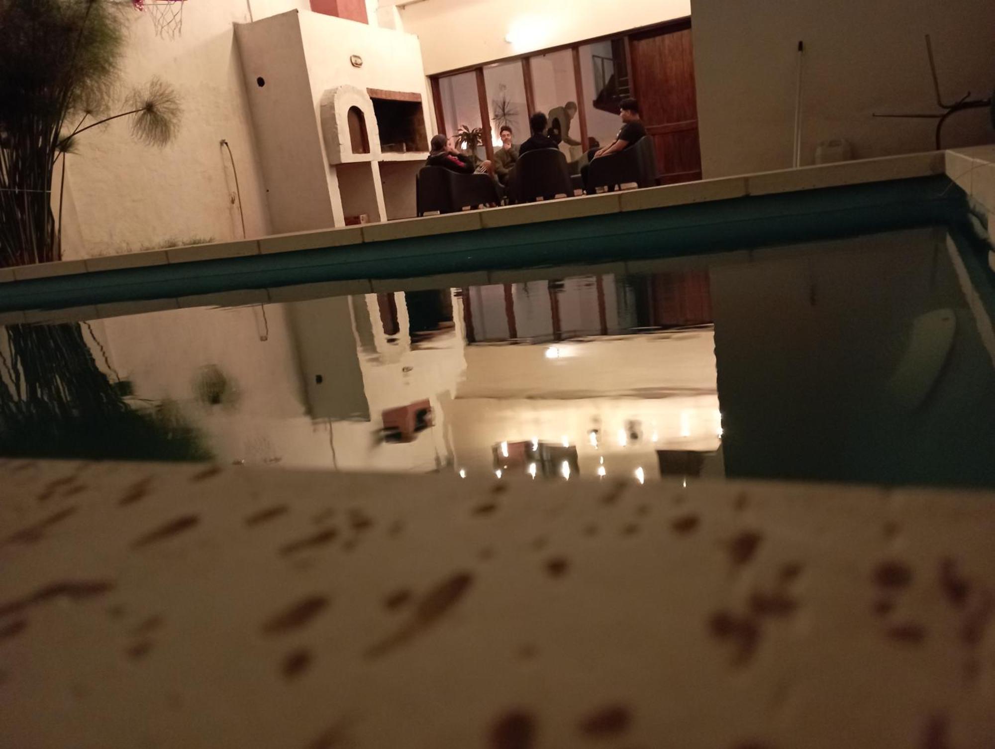 Gueemes Hostel Кордоба Екстериор снимка